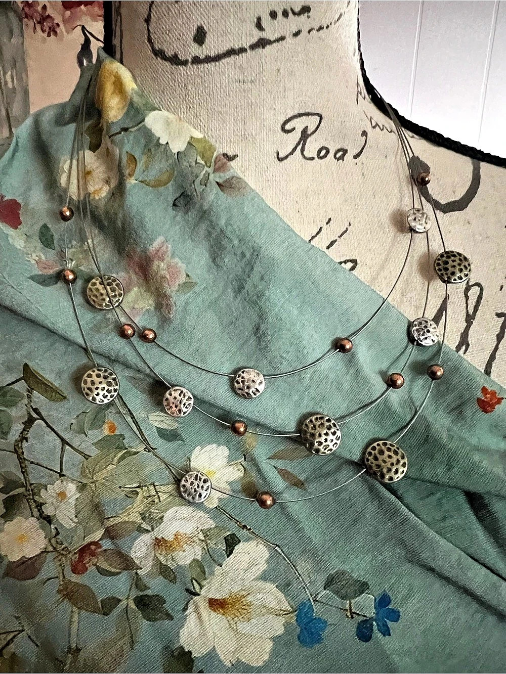 Layered Pendant Necklace in Gold & Brown Like New